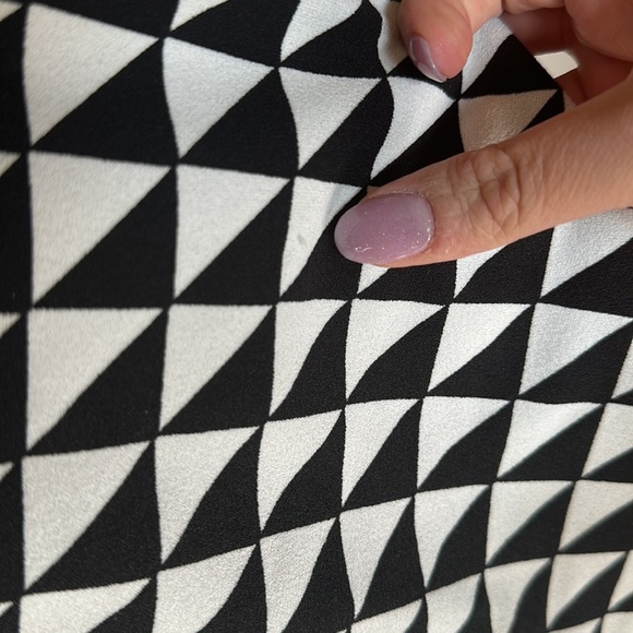 ๐2xHost Pick๐ Worthington Geometric Blouse - Picture 6 of 7